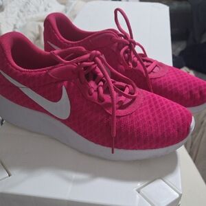 Nike Women's Fuchsia and White Sneakers Size 10